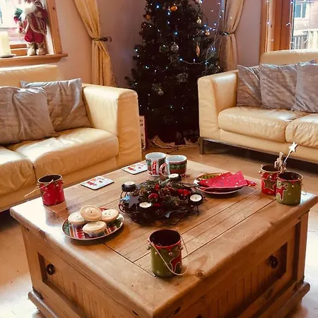 Resort, Pet Friendly, Wifi, Sky Tv, 4 Bedrooms, 2 Reception 山林小屋 Drumcoura