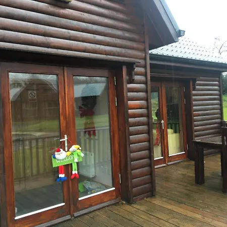 Resort, Pet Friendly, Wifi, Sky Tv, 4 Bedrooms, 2 Reception 山林小屋 *