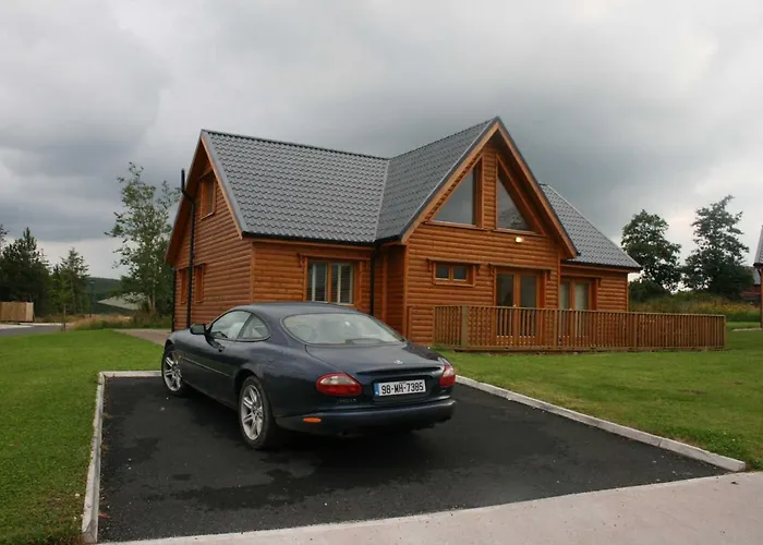 Resort, Pet Friendly, Wifi, Sky Tv, 4 Bedrooms, 2 Reception Drumcoura