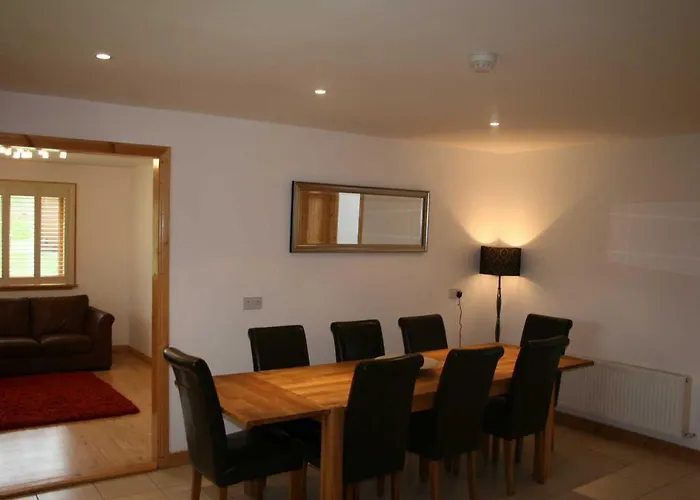 Resort, Pet Friendly, Wifi, Sky Tv, 4 Bedrooms, 2 Reception Lodge