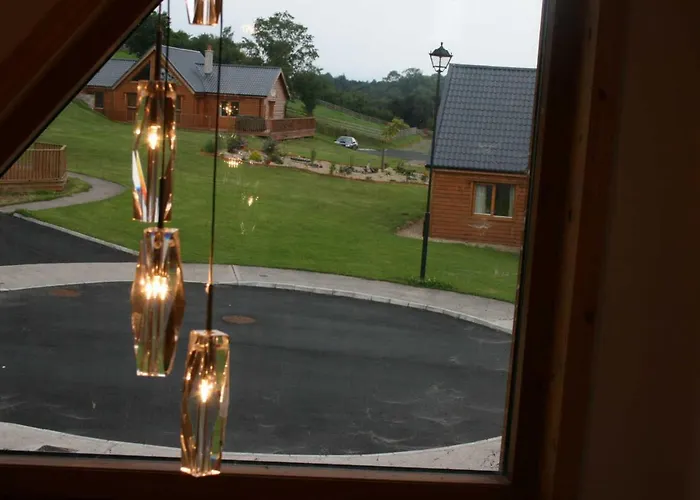 Resort, Pet Friendly, Wifi, Sky Tv, 4 Bedrooms, 2 Reception *