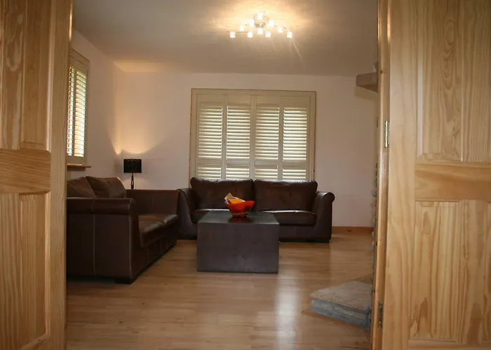 Resort, Pet Friendly, Wifi, Sky Tv, 4 Bedrooms, 2 Reception Lodge *