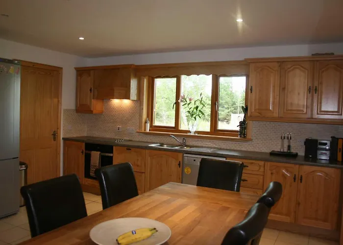 Resort, Pet Friendly, Wifi, Sky Tv, 4 Bedrooms, 2 Reception Lodge